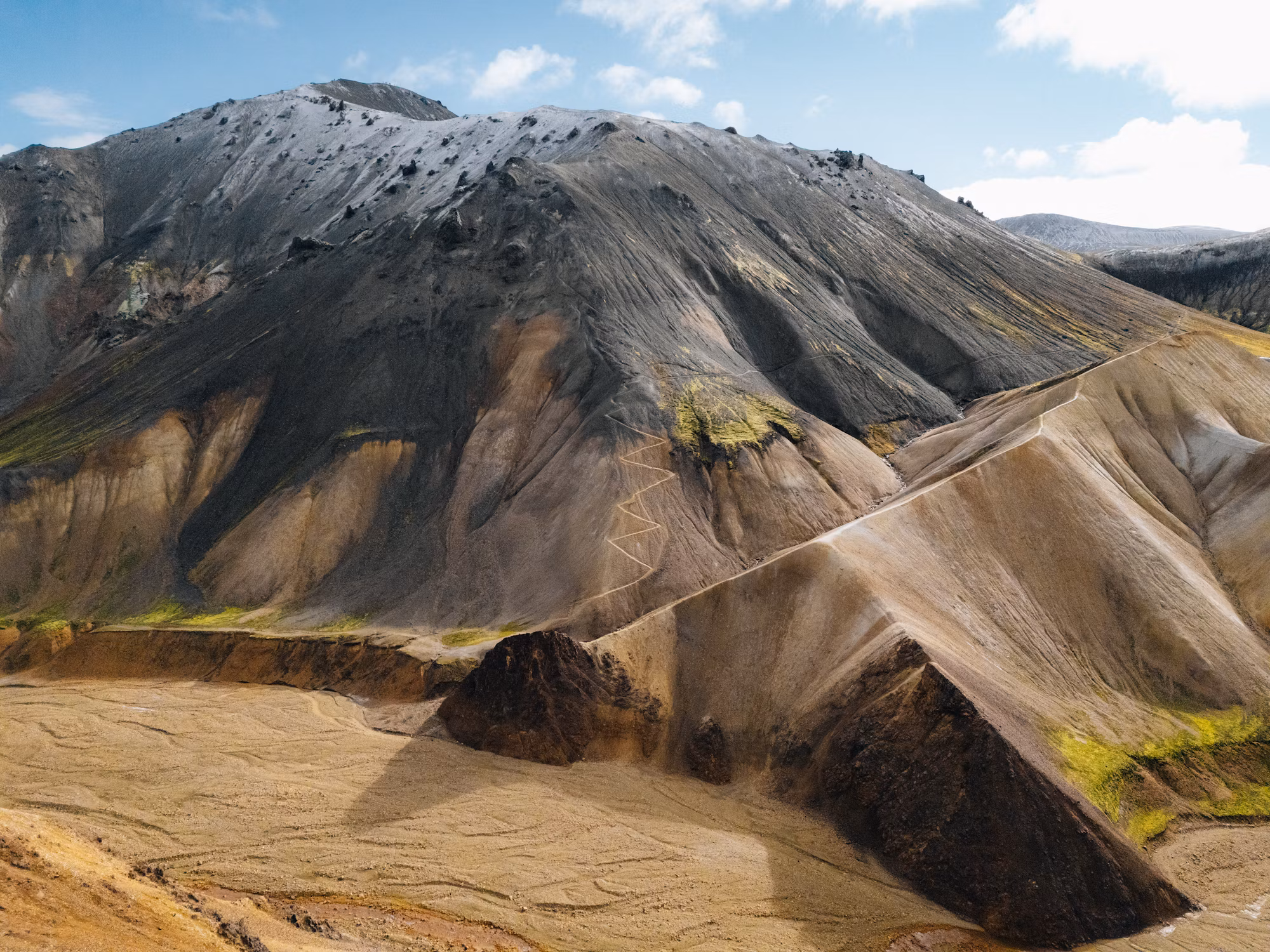 Exploring the Thrills of Overlanding: A Journey Beyond the Road